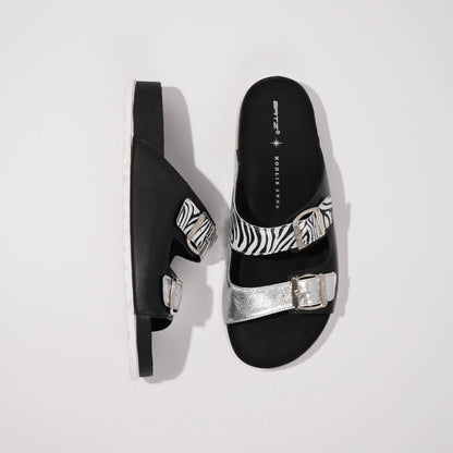 כפכפי אופנה מעוצבות לנשים - דגם איזי אן זברה